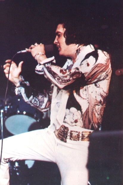 Elvis Presley - mit Mikro/Palace
