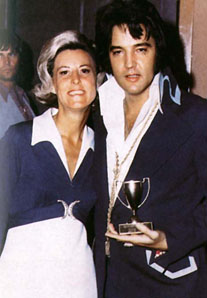 Elvis Presley - With Girl und Pokal