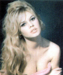 Brigitte Bardot - Posing
