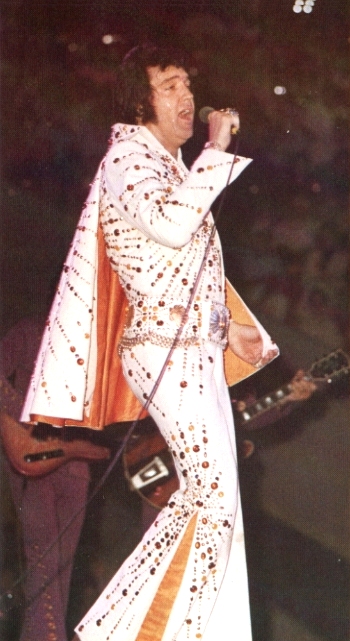 Elvis Presley - Singing/Mikro/Palace