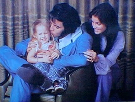 Elvis Presley - Kiss the Kid