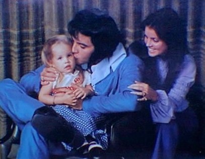 Elvis Presley - Kiss the Kid