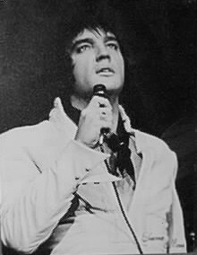 Elvis Presley - mit Micro