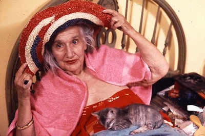 Grey Gardens - Big Edie mit Katze und Hut