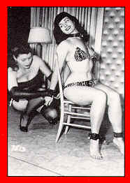 Bettie Page - an Stuhl gefesselt