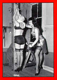 Bettie Page - am Marterpfahl